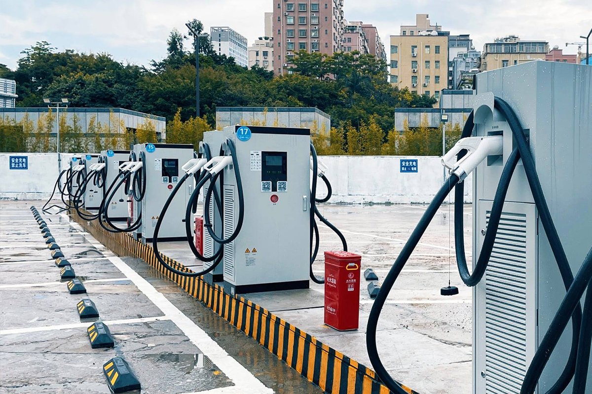 中国 23台120KW 直流快速充电桩