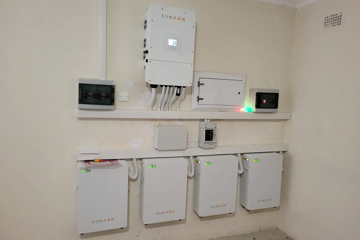 津巴布韦 4 × 5.12kWh 锂电池储能系统