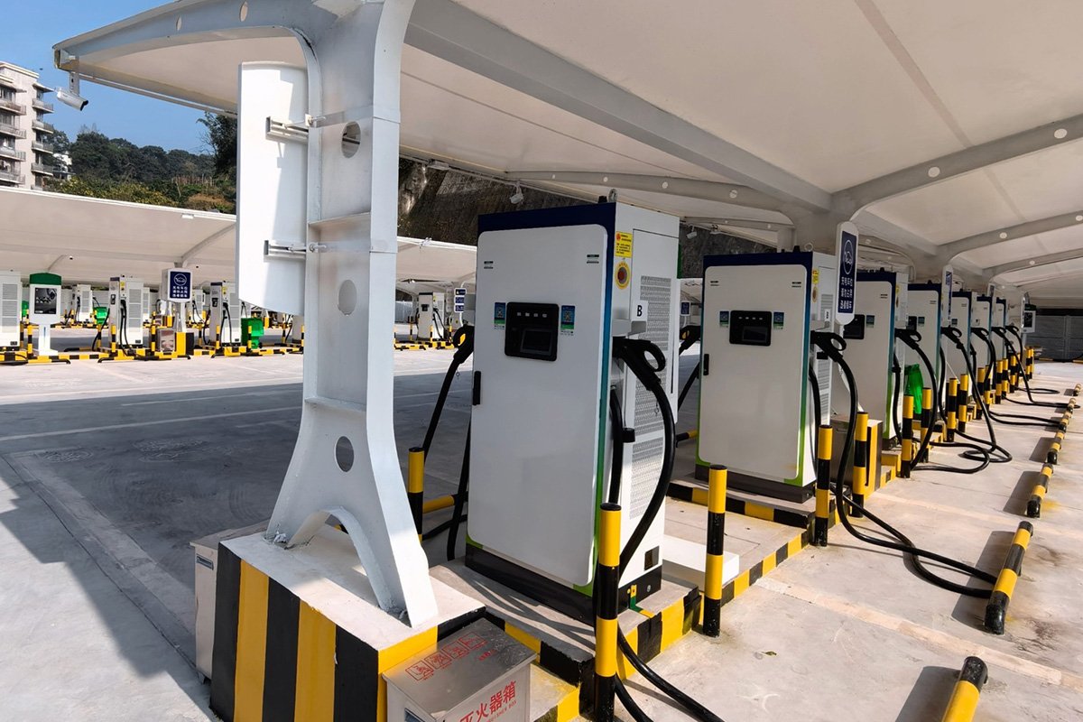 中国 36台320 KW 直流快速充电桩