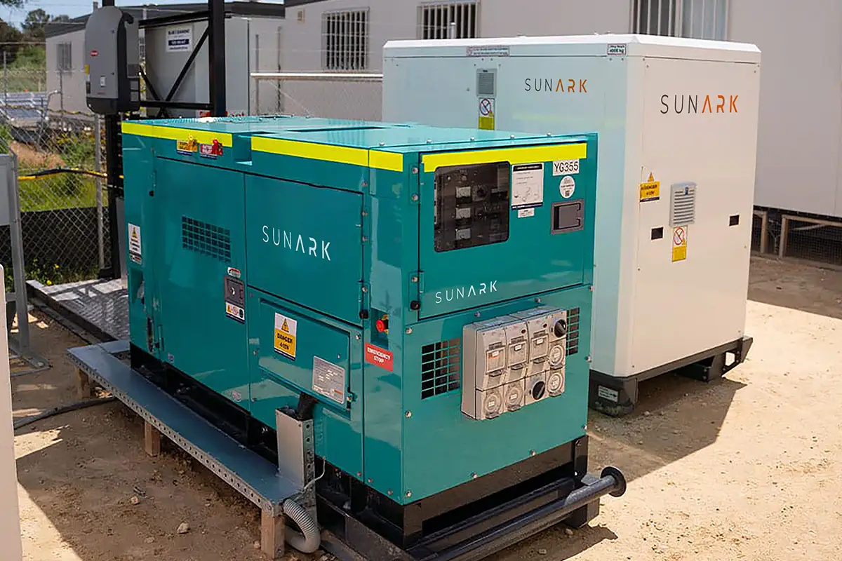澳大利亚 50kW/50kWh 储能系统 + 100kVA 柴油发电机混合系统
