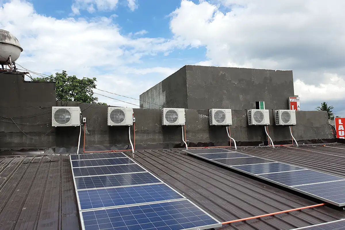 菲律宾 72000 BTU 离网直流太阳能空调系统