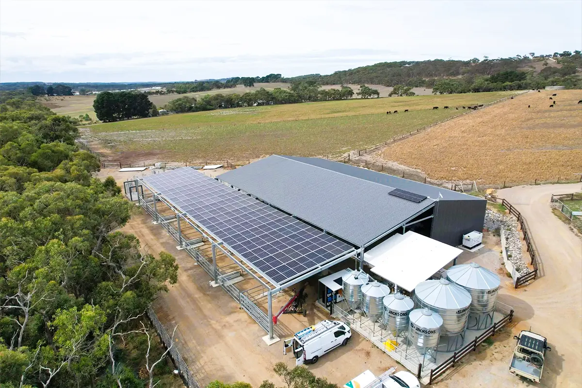 澳大利亚 83.6kW 光伏 + 60kW/68.4kWh 储能系统 + 60kVA 柴油发电机微电网项目