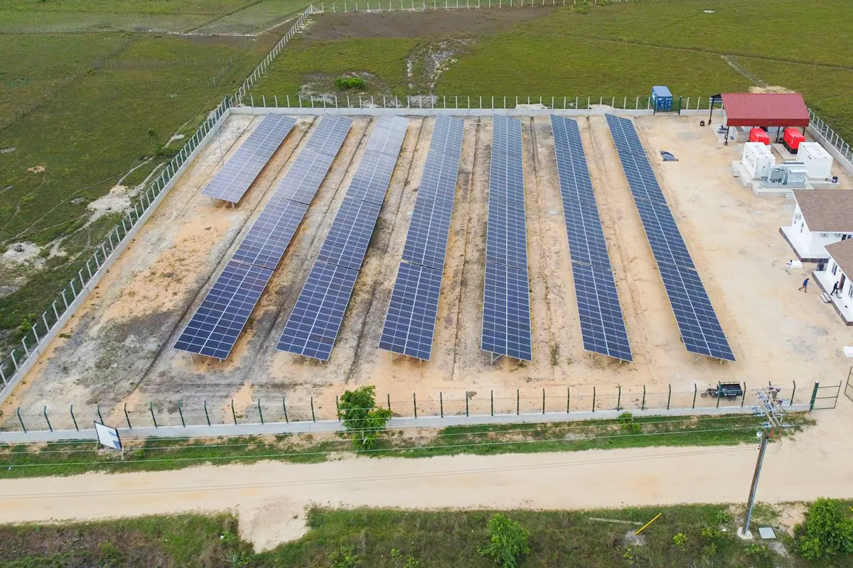 洪都拉斯 600kWp 光伏 + 500kW/576kWh 储能 + 3184kVA 柴油发电机微电网项目