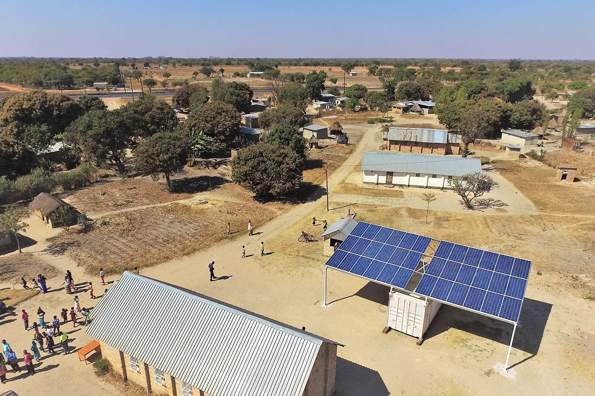 肯尼亚 10kW 光伏 + 10kW/20kWh 储能系统 + 10kVA 柴油发电机微电网系统