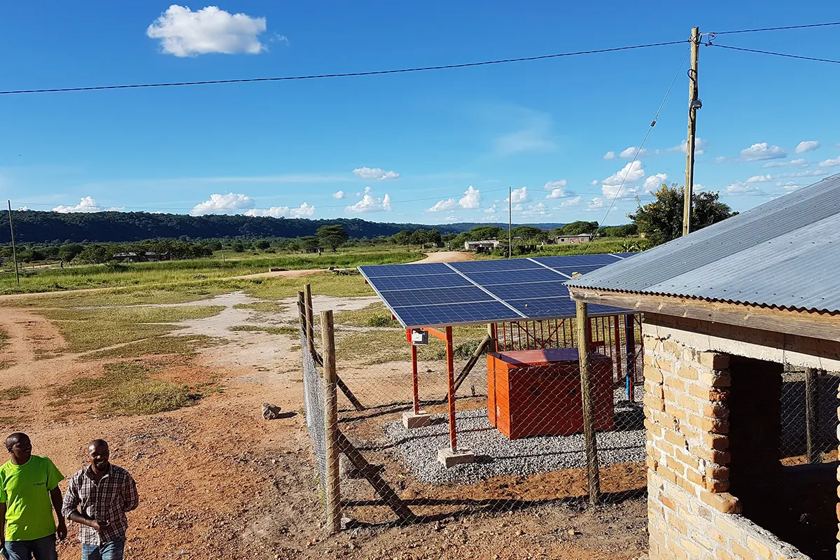 肯尼亚 5kW 光伏 + 5kW/20kWh 储能系统 + 5kVA 柴油发电机微电网系统