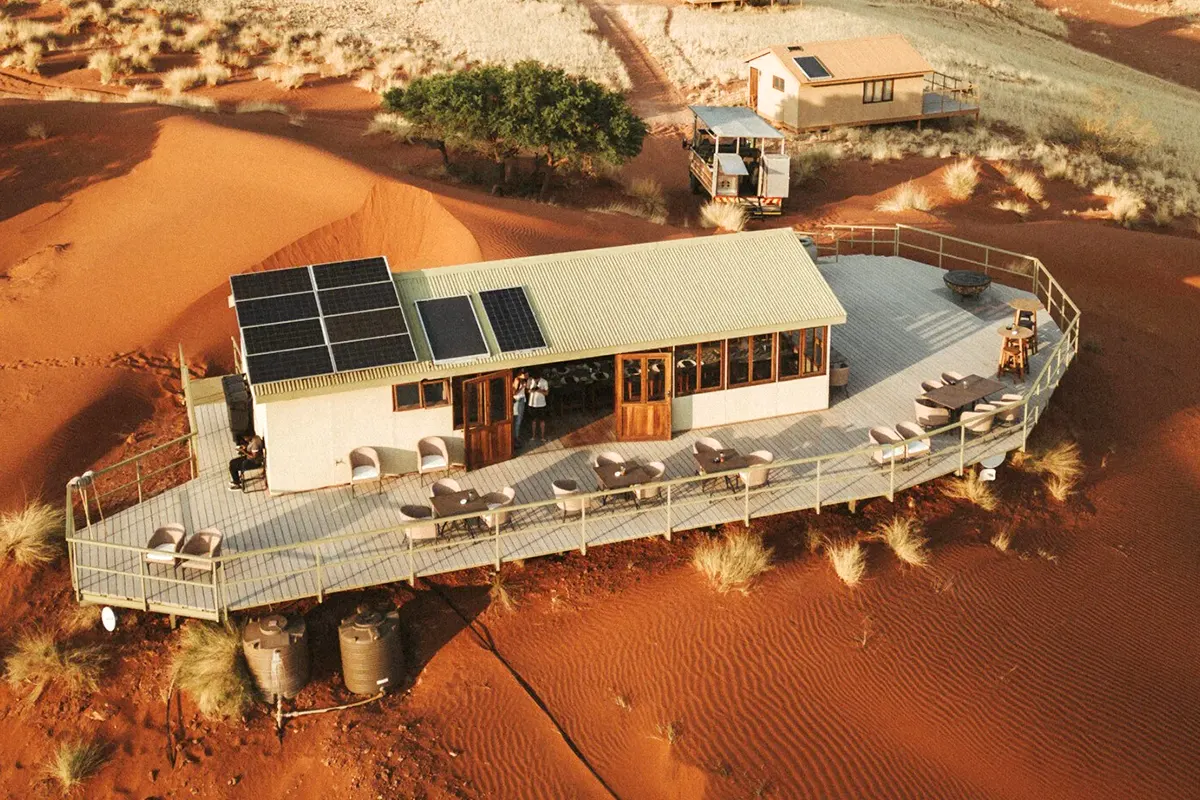 纳米比亚 3.6kW 光伏 + 3.6kW/9.6kWh 储能系统 + 5kVA 柴油发电机微电网系统