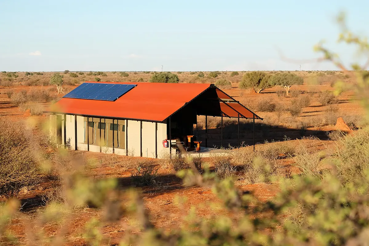 纳米比亚 3.2kW 光伏 + 5kW/9.6kWh 储能系统 + 5kVA 柴油发电机微电网系统