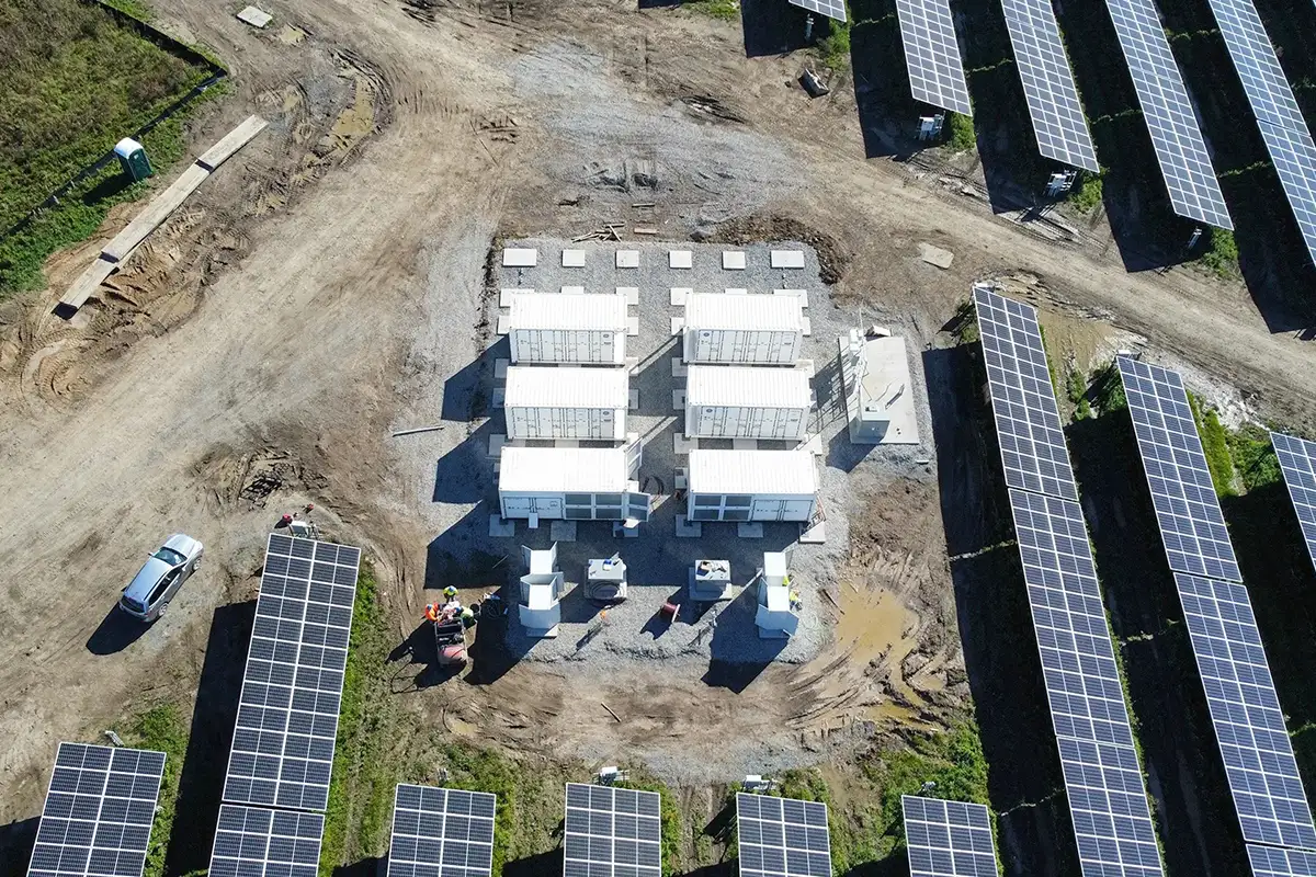 美国 7.7MW光伏+5MW/15MWh电池储能项目