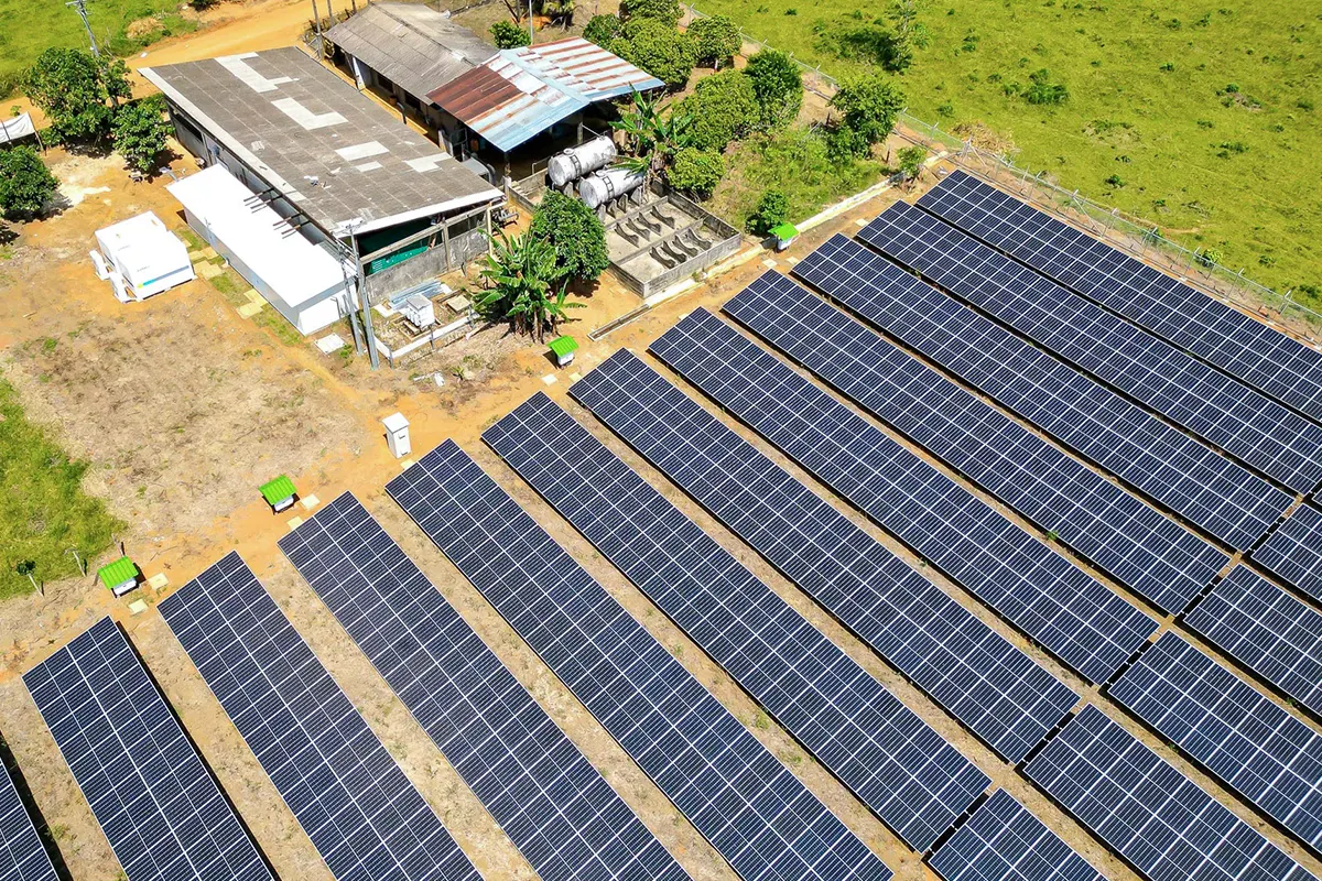 哥伦比亚 860kW 光伏 + 832kW/876kWh 储能 + 1025kVA 柴油发电机微电网项目