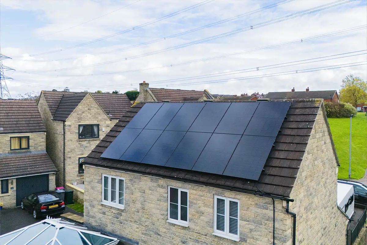 英国 6.7kW光伏+10kW/20kWh储能混网系统