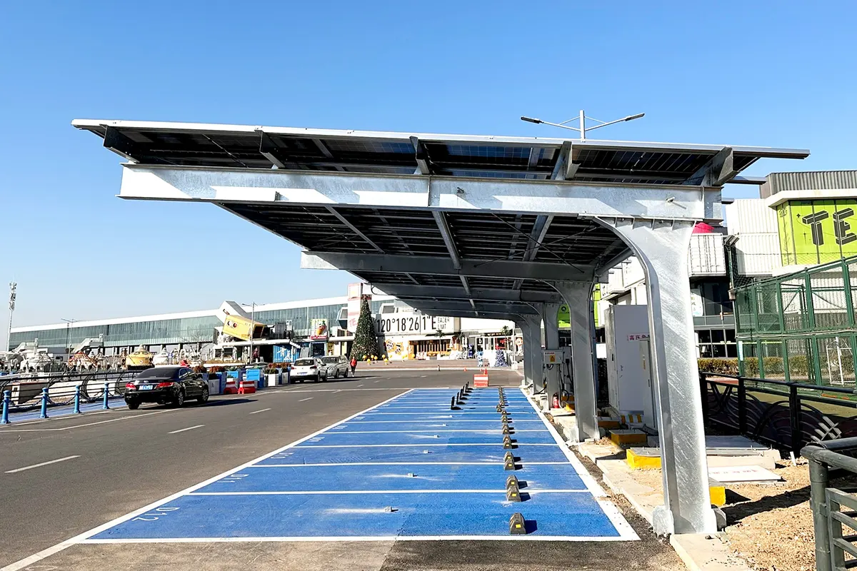 中国 50KW光伏 + 100KW /206KWH储能 + 180KW电动汽车充电站