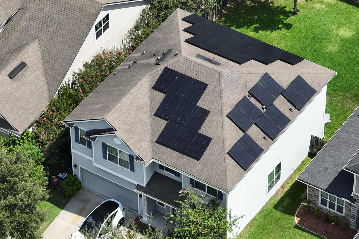 美国 15.2kW 光伏 + 15kW/30kWh 储能系统 + 22kW 电动汽车充电系统