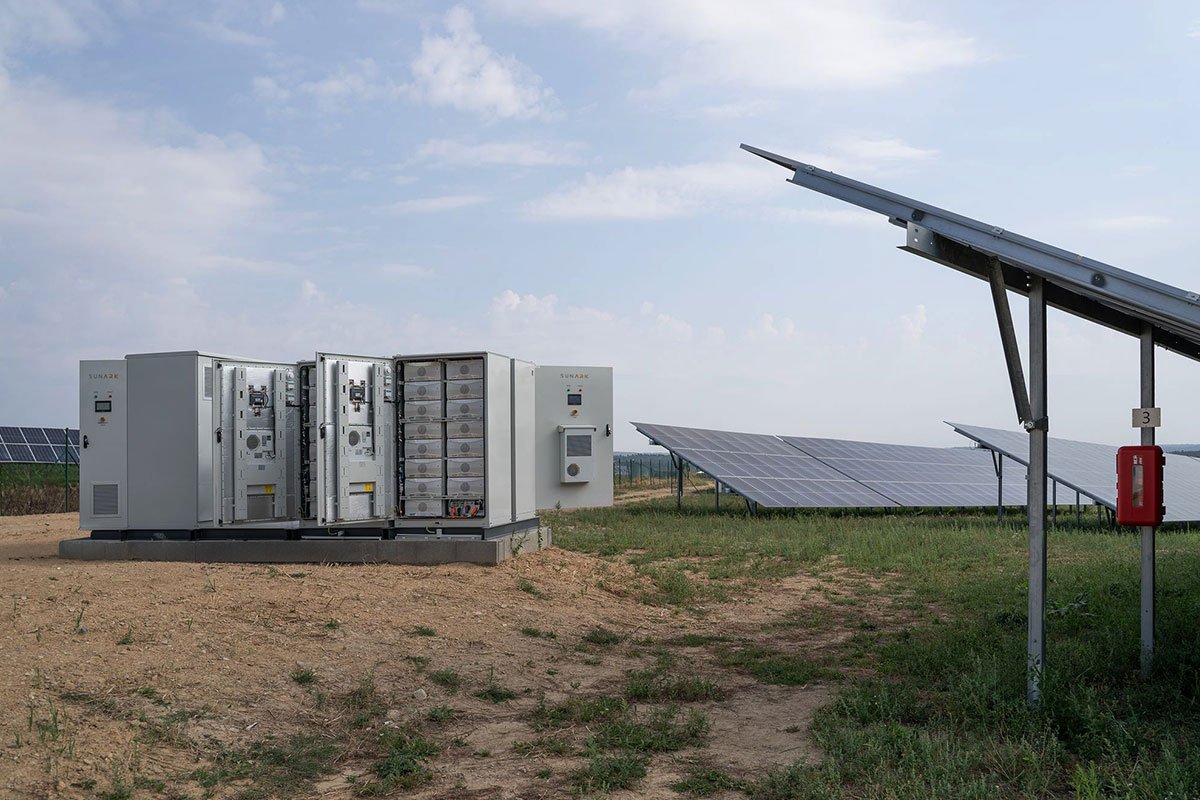 捷克 1MW光伏+500kW/860kWh储能系统电站