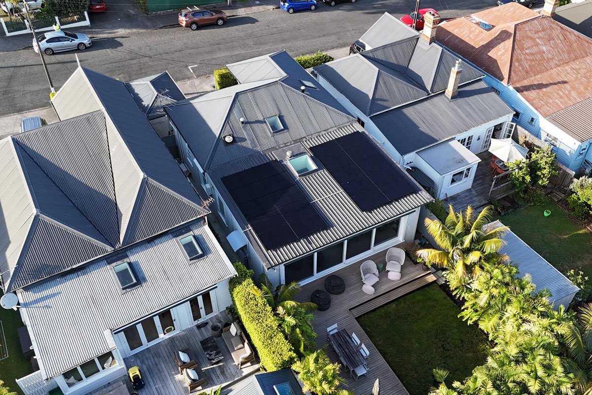 新西兰 9KW光伏 + 5KW / 10KWH储能 + 7KW电动汽车充电桩系统