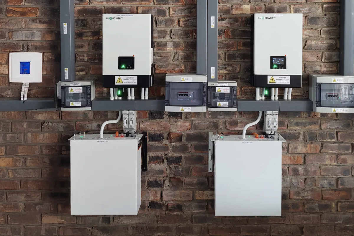 南非 2 × 5.12kWh 锂电池储能系统