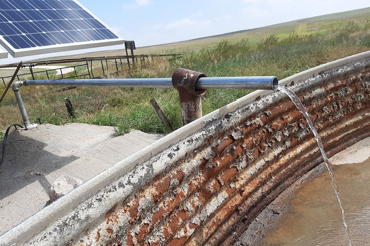 美国 500 瓦太阳能水泵系统